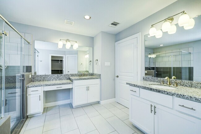 Building Photo - 1811 Wichita St