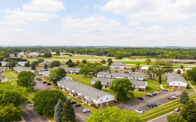 Building Photo - 1205 Emerald Terrace