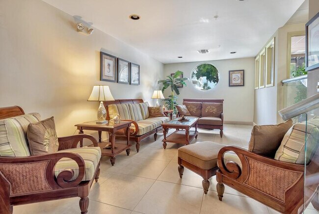 Building Photo - 1009 N Ocean Blvd