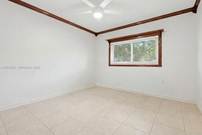 Building Photo - 16530 Lake Tree Dr