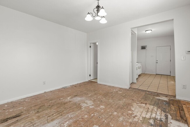 Building Photo - 5422 S 23rd St