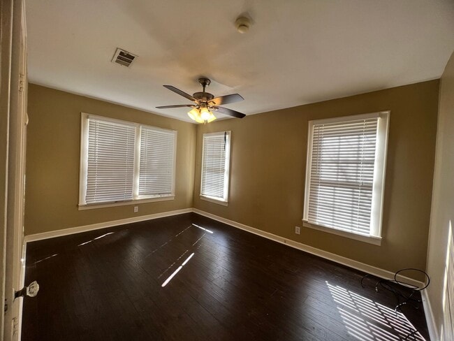 Building Photo - Updated in Highland...