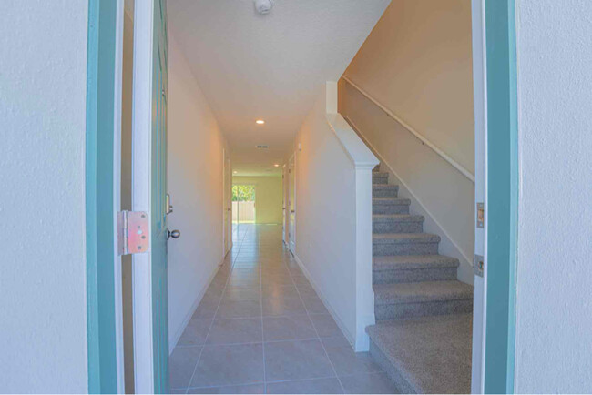 Building Photo - 654 Moscato Dr