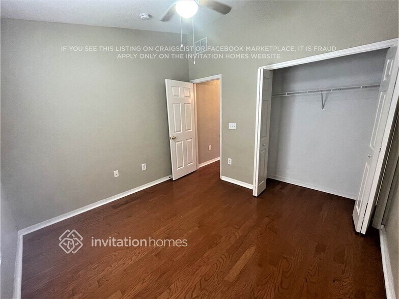 Building Photo - 8749 Pebblebrooke Way