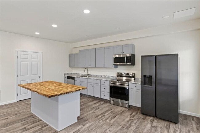 Building Photo - 160 Janney Cir