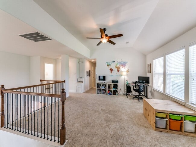 Building Photo - This home is a must see!!