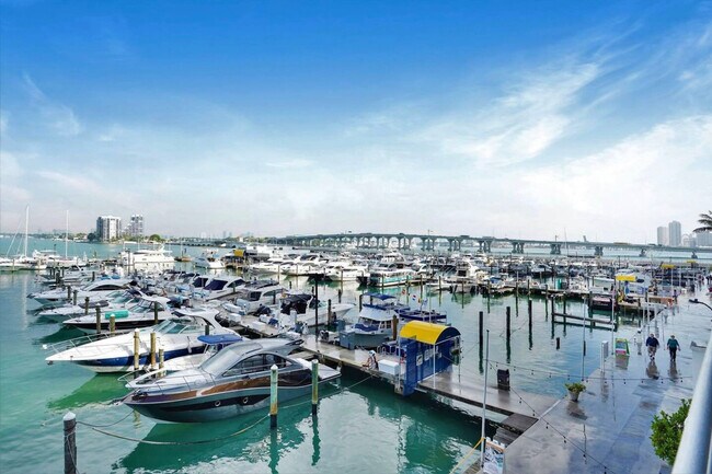 Building Photo - 1717 N Bayshore Dr