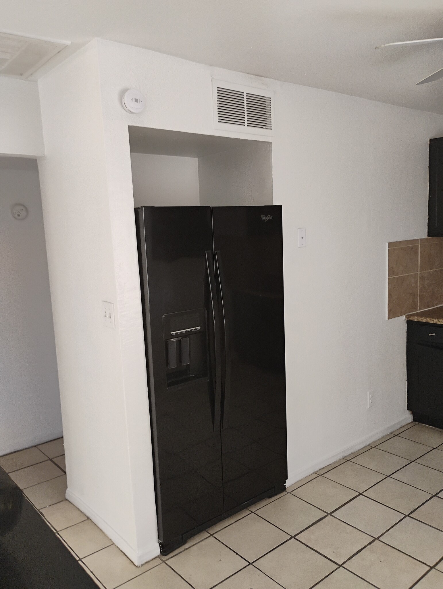 Building Photo - 3233 W Melvin St