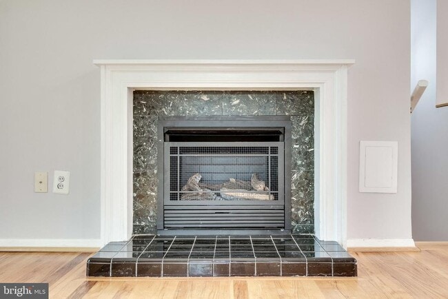 Building Photo - 6525 Byrnes Dr