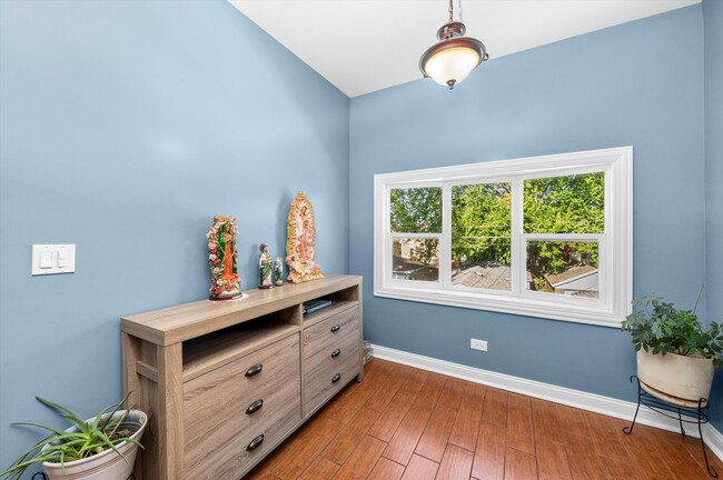 Building Photo - 5108 W 24th Pl