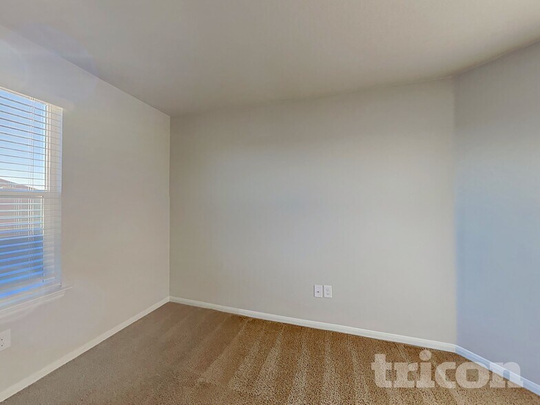 Building Photo - 15012 Custis Ln