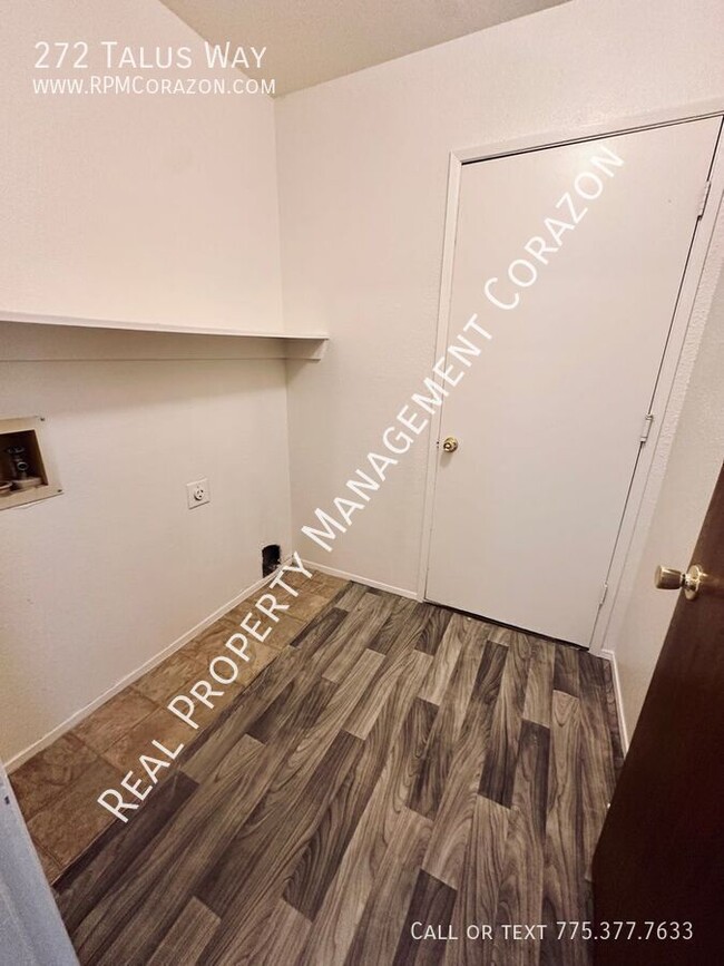 Building Photo - Two-Bedroom, Two-Bathroom Close to UNR...