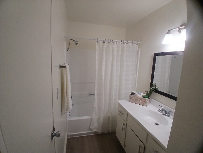 Building Photo - 27311 Camp Plenty Rd