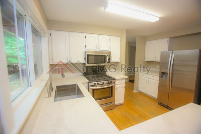 Building Photo - Beautiful 3 Bed 2 Bath Home in Education Hill, Redmond