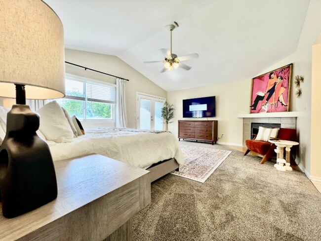 Building Photo - Large, stylish home in heart of Liberty twp.