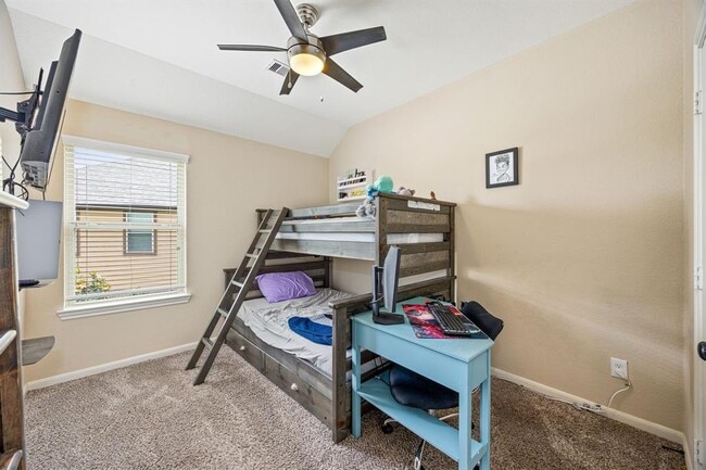 Building Photo - 16746 Highland Country Dr
