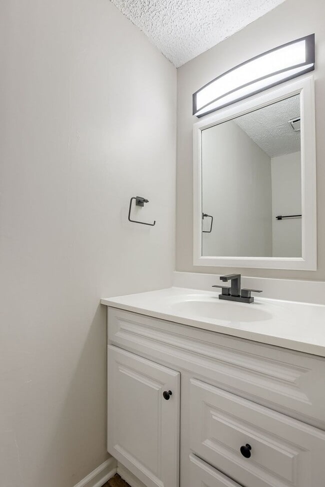 Building Photo - 7926 Primrose Ct