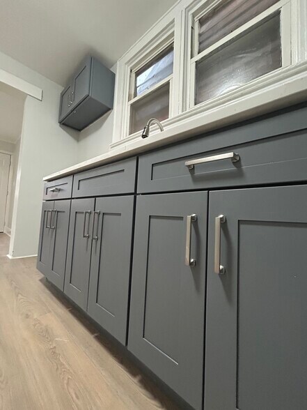 Building Photo - 243 Smith St