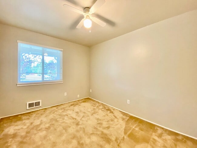 Building Photo - 12251 SE 59th St