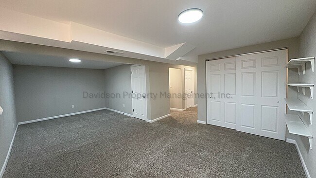 Building Photo - Updated 5 Bedroom House Near Memorial Park