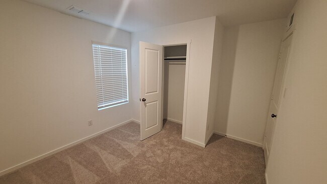 Building Photo - NEWLY BUILT 3 bedroom 2.5 Bath for Rent