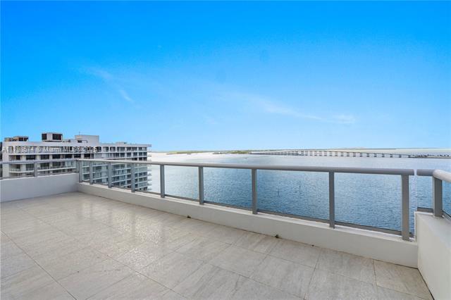 Building Photo - 1541 Brickell Ave
