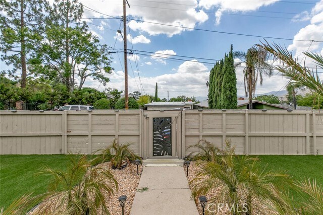 Building Photo - 10630 Samoa Ave