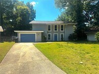 Building Photo - 4033 Foxwood Dr