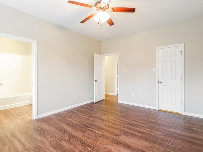 Building Photo - 13541 Lake Breeze Ln