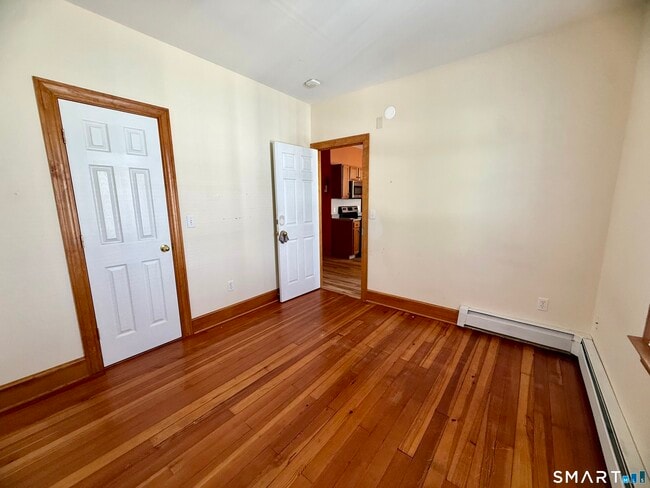 Building Photo - 112 Belden St