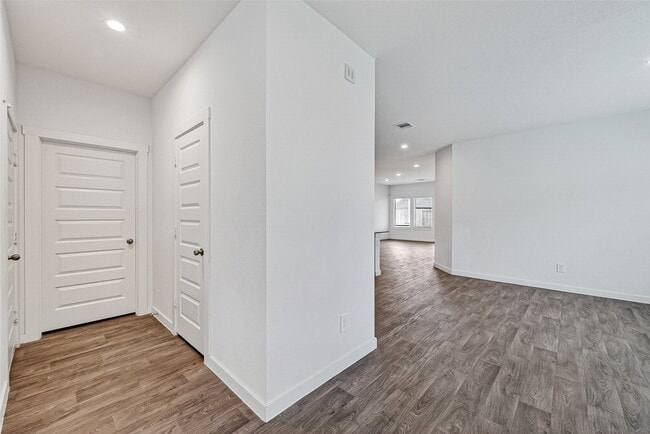 Building Photo - 31622 Whittis Hl Wy