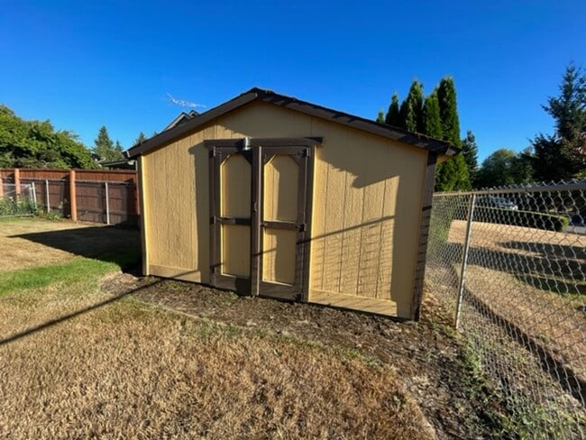 Building Photo - 2Bd/1.5Bath Single story duplex McMinnville