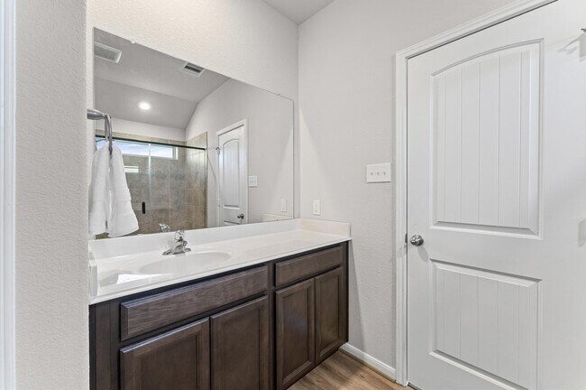 Building Photo - 5343 Marisol Cv Dr