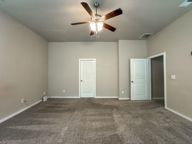 Building Photo - 1212 Ash St