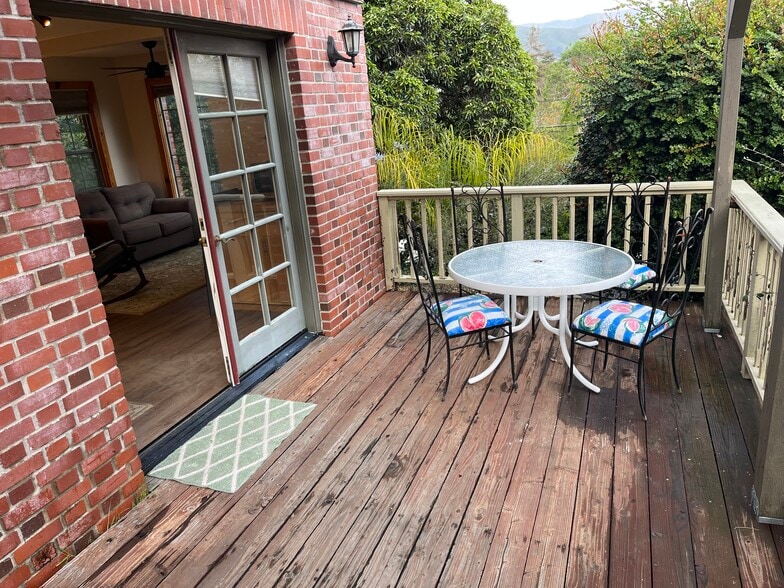 Building Photo - 247 Broad St