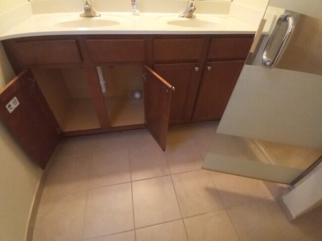 Building Photo - 9010 SW 169th Ave