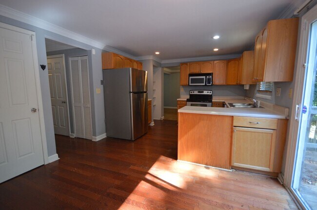 Building Photo - 104 Smokehouse Ln