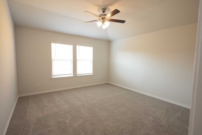 Building Photo - "Charming 3-Bedroom Haven with 2.5 Baths & Spacious Living in Belton!"