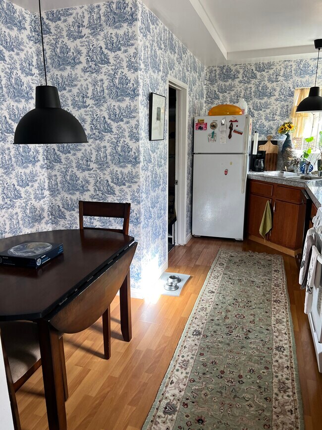 Building Photo - 4970 1/2 S Centinela Ave