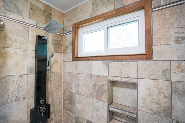 Building Photo - 1402 Green Terrace Dr