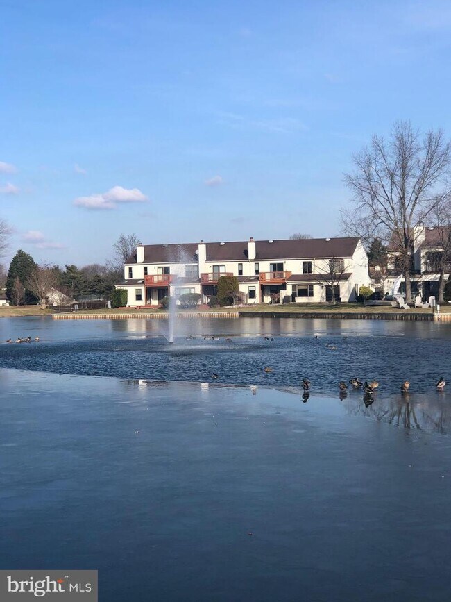 Building Photo - 1598 Nixon Dr