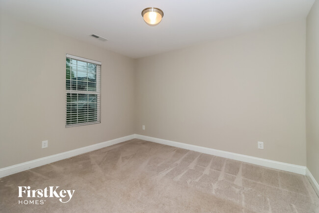 Building Photo - 2065 Samantha Dr