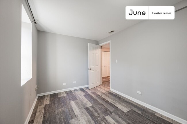 Building Photo - 3516 W Belden Ave