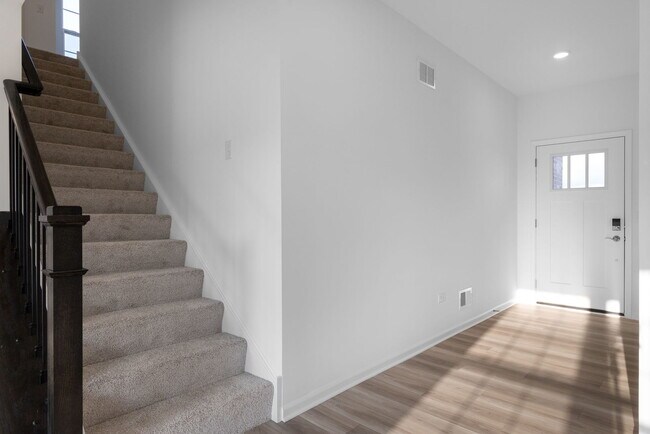 Building Photo - 14938 S Henebry Ln