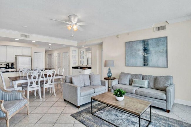 Building Photo - 365 E Beach Blvd