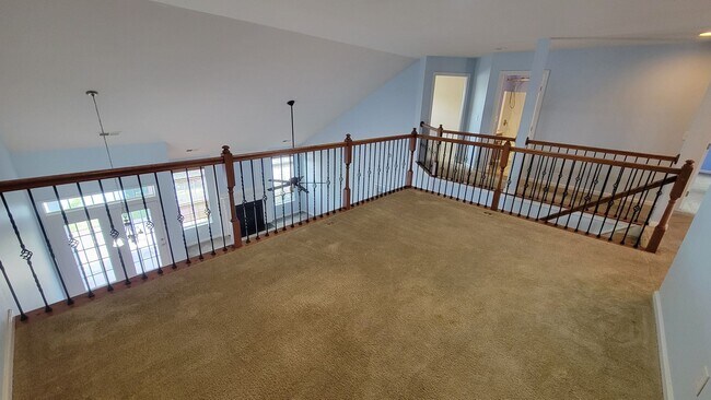 Building Photo - 4 Bed, 3.5 Townhome in Five Forks is Avail...