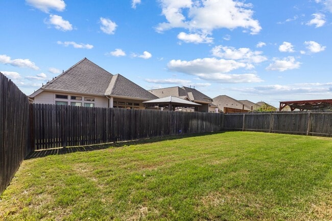 Building Photo - 4 Bedroom/3 Bath Kallinson Ranch Subdivision