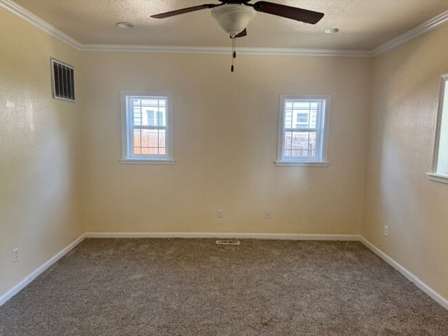 Building Photo - NEW TO MARKET/ LARGE 2 STORY HOME ON PRIVA...