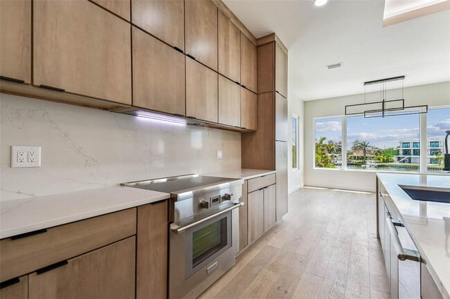 Building Photo - 3 Treasure Ln