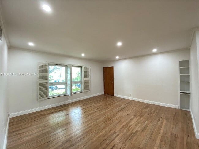 Primary Photo - 7620 SW 56th Ave